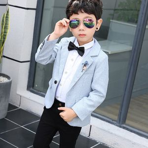 Costumes Casual Blazer Manteau Pour Enfants Garçons Freebie Cadeau Broche Bleu Clair Veste De Bal Graduation Costume Coton Enfants Vêtements 230830