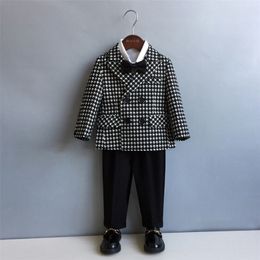 Trajes Conjunto de traje formal de pata de gallo para niños, traje de actuación para fiesta de cumpleaños y boda para niños, chaqueta con doble botonadura, pantalones, ropa 231130