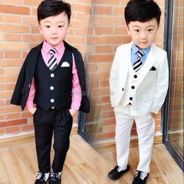 Trajes Flower Boys White Blazer Traje de boda Brand Kids Ceremonia Traje formal con Bowtie Flower Boys Party Tuxedos Traje Traje 230526