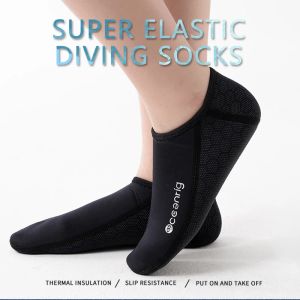 Costumes chaussettes de plongée gratuites hommes et femmes 2 mm natation chaude couleur pure chaussettes de plongée en apnée surf sur plage nage nage nage