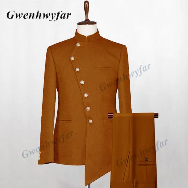 Costumes Gwenhwyfar dernière conception de manteau hommes Costume smoking 2 pièces bouton d'or col montant fête de mariage chanteur Costume marié Orange marron