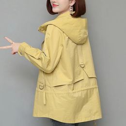 Anzüge Mutter der Windjacke frauen Frühling und Herbst 2023 Neue Mittleren Alters Mutter der Lose und Dünne Mantel Koreanische futter Graben Mit Kapuze 3xl