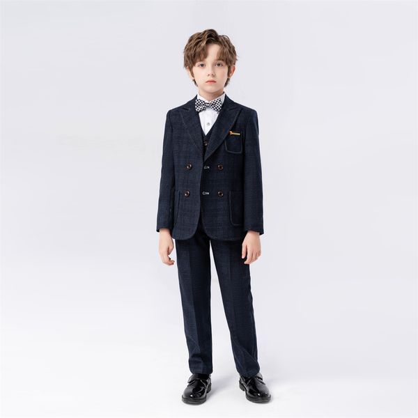 Trajes Traje de niño de doble botonadura a cuadros Conjunto de 4 piezas Chaqueta de esmoquin para niños Pantalones Chaleco Pajarita Inteligente y elegante 230909