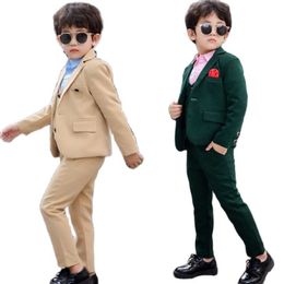 Pakken Spring Flower Boys Formele kledingset Kinderjas Vestbroek 3 stcs Wedding Tuxedo Suit Children Blazer Birthday Costume 221205