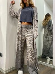 Costumes printemps femmes à manches longues Style décontracté Polyester matériel 2024 nouvelle mode motif léopard Cardigan manteau pantalons longs ensemble