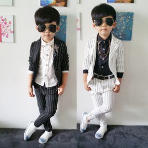 Costumes rayé enfant Blazers costume veste chemises pantalon broche adolescent garçons costume de bal enfants Costumes Slim bébé noir blanc 230711