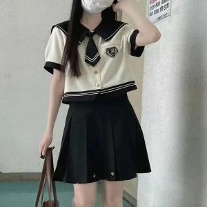 Pakken Vrouwen Mode High School Zuid-Korea Studenten Jk Uniform Korte Mouw Beige Shirts Zwarte Plooirok Vrouwelijke Zomer Pak Basic