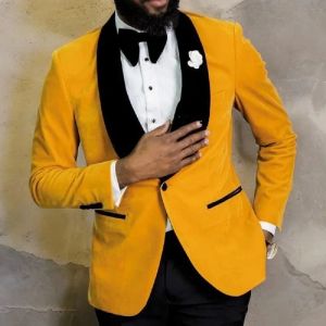 Costumes costumes masculins en velours jaune pour dîner de mariage