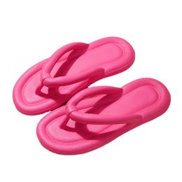 Tongs plates pour femmes, chaussures de plage, pantoufles d'angle couleur bonbon, à la mode, en stock, été 2024
