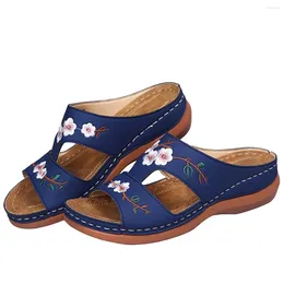 Summer 2024 Sandalias abiertas Flower Toe de talla de tamaño T zapatillas de cuña tímica Fashion Flip-Flops 730 5