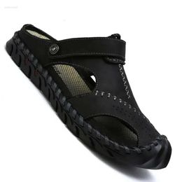Été 2024 Sandals hommes Chaussures classiques en cuir Smooth Roman confortable Outdoor Wal D2c