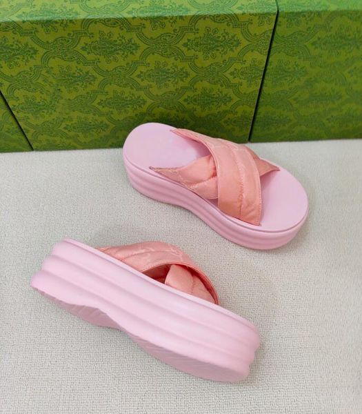 Summer 23S Sandalias para mujer Sandalias Mujeres Plataforma Slide Flip Flip Flip Flip Cubro de nylon Suelle de goma de goma Media Slip en Slippers Diseñador