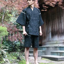 Été 95% coton style japonais pyjamas kimono ensembles pour hommes mâle manches courtes sommeil salon vêtements de nuit homme kimono Yukata A52511 T19101281G