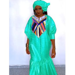 Robe riche en bazin africaine d'été avec robe de fête de mariage en or dame Brode plus taille nigériane dashiki robe longues 240422
