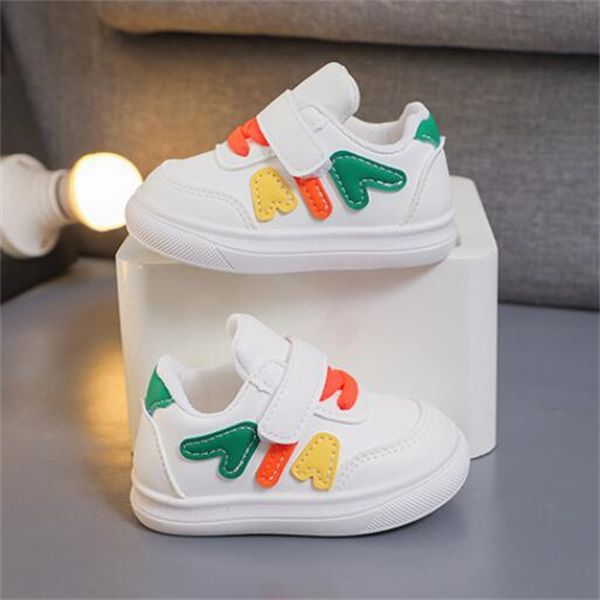 Été et automne nouvelles petites chaussures blanches pour enfants pour filles chaussures de sport légères et polyvalentes pour les tout-petits et les bébés chaussures de marche à semelle souple
