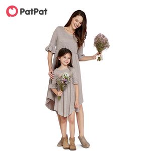 Zomer- en lente Mozaïek Effen Puff-sleeve katoenen jurken voor mama ME MATCHING Outfits 210528