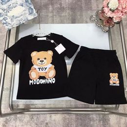 Été Bébé Garçons Filles Vêtements Ensembles Enfants Lettres Imprimées T-shirts À Manches Courtes Shorts 2 pièces Ensemble Garçon Costume Décontracté Enfants Tenues AAAAA