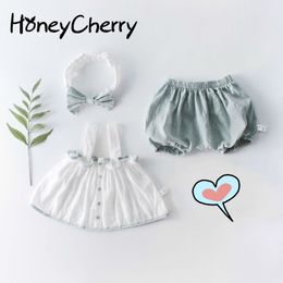 Summer Baby Bouton Sans Sans Sling Jacket + Bloomers Bandeau à cheveux Fille Three-Pièce Vêtements pour filles 210515