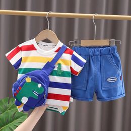 Zomer babykleding pak mode mode kinderen jongens dinosaurus shirt shorts shorts tas 3pcssets baby casual outfits kindertrapspakken 240407