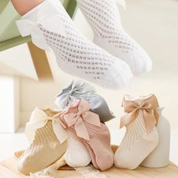 Chaussettes d'été bébé fille avec gros nœuds maille respirante chaussettes courtes pour bébé évider chaussette en coton pour tout-petits 0-12 mois