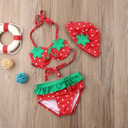 Zomer babymeisje Strawberry -geprinte gegolfde bikini tankini sets met hoed Kids Twee stukken zwempak badkleding strand badpak 220530