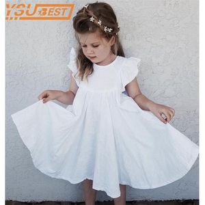 Été bébé filles robes Europe Amérique enfant en bas âge enfants fille volants princesse lin vêtements de mode 210521