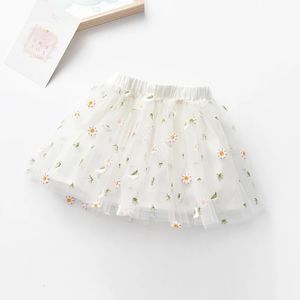 Zomer babymeisjes korte rokken Koreaanse kinderen prinses rokken kinderen mesh dance rokken baby puff rokken 240428