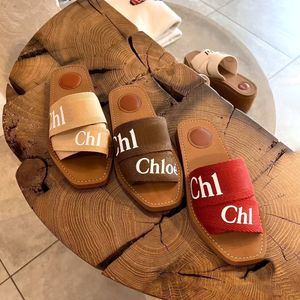 7A Top Qualité Summer Beach Canvassandals Designer Slipper Sandale Chaussure Casual Top Qualité Slide Woody Femmes Talon plat Mule Mode pour hommes en plein air Voyage Lady Mocassins