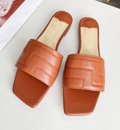 Sandals de plage d'été chaussures de créateurs de chaussures de mode décontractées dame Flat Work Femmes Chaussures robes grandes taille 35 4143 avec box7012478