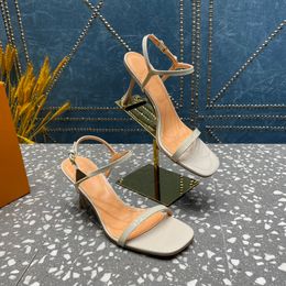 Summer Blossom Sandal Designer Dress Shoes Talons hauts sandale Dames Chaussures en cuir élégantes pompe à bride arrière de mariage Sandales Slingback de mode Talon en forme de fleur