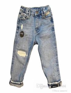 Été garçons trou dessin animé jeans filles lettre imprimé lavage eau denim pantalon designer enfants vêtements enfants shorts de cowboy doux Q6675613162