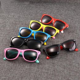 Brand d'été Beachblac Fashion For Kids Sunglasses UV Protection Outdoor Sport Vintage Sun Glasses Retro Eyewear 18 Colors7954133