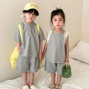 Summer Brother Soeght Offits Baby Baby Solid Loose Sport Sport court à manches courtes Short 2pcs Girls Girls Cotton Lace Vest Set 240523