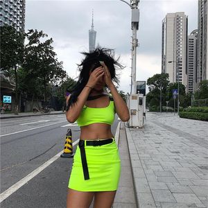 Zomergespand Skrit 2 -delige set Women Neon Green Pink Streetwear Sets Belt Fashion Sexy Beach Outfits Casual Clothing Dames tracksuit