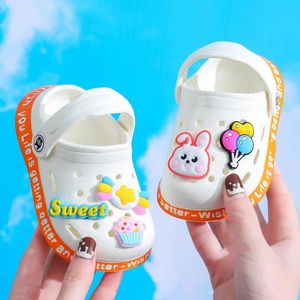 Zomer kinderen Tuindroogs schoenen jongens meisjes strand sandaal kinderen lichtgewicht ademend schattige cartoon slip op muilezels baby slipper 240409