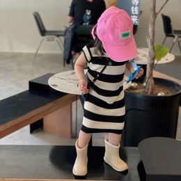 Été enfants filles robes princesse bébé vêtements enfants fille mince robe sans manches rayées coréen mignon coton plage 240428