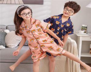 Été Enfants Pyjamas Costume Soie 2019 Pyjamas Ensemble Garçons À Manches Courtes Mince Dessin Animé Satin Bébé Maison Vêtements Enfants Pijamas Ensembles J1907223617