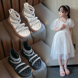 Zomer kinderen Girls Gladiator Sandals Crystal Princess Solf Shoes Nonslip Fashion Kids Y240408