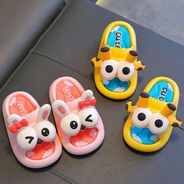 Summer Slippers para niños para niñas Niñas Lindo Cartoon Baby Bebé sin deslizamiento Sandalias infantiles para niños de interior Sandalias L2405 L2405