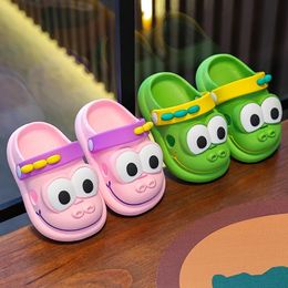 Summer Children Slippers Lindas caricaturas grandes Sandalias de envoltura para los pies para niños Flip Flip Flip No Slip Home Kids Shoes 240508