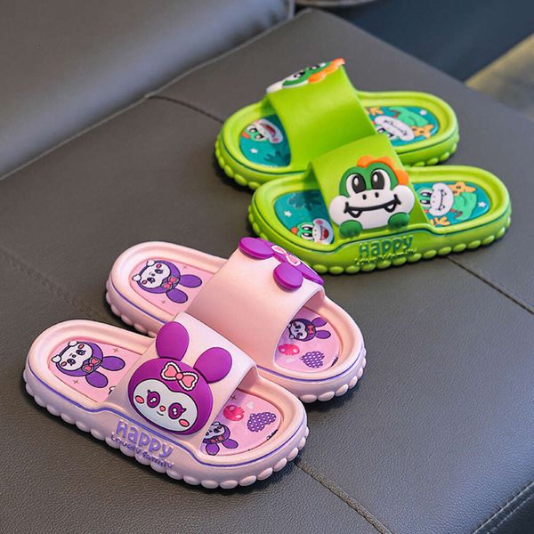 Summer Children Slippers Kids Cartoon Dinosaur Lapin Sandale Boys Firm Flip Flops Soft Sole Salle de salle de bain non glissée Chaussures de maison intérieure L2405 L2405