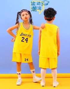 Uniforme de basket-ball pour enfants d'été Boys et filles Jersey Chinese Team Student Sport Wear Set 240318