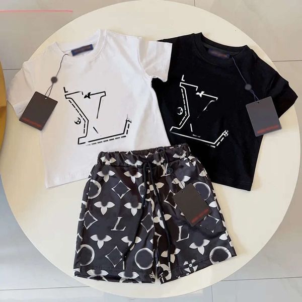 Vêtements pour enfants d'été à manches courtes pour hommes et femmes sports à la mode imprimé bébé t-shirt short en deux pièces Frozen Toddler garçon vêtements