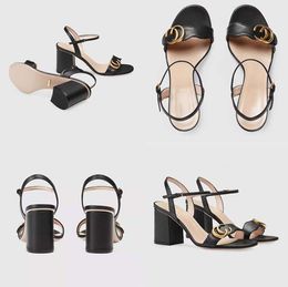 Sandalias de tacón alto clásicas de verano, zapatos atractivos de diseñador, 7cm, hebilla de cinturón de Metal para mujer, zapatos gruesos convencionales 3535