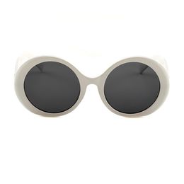 Lunettes de soleil d'été classiques pour femmes C gaufrage sur lentille Lunettes de conception NOIR WHRITE Lunettes de soleil rondes à l'ombre de la mode montures de lunettes de soleil œil de chat lunettes de soleil femme