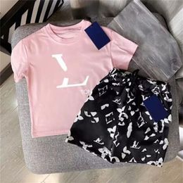 Vêtements de vêtements d'été T-shirt t-shirt Cartoon Animal Print Designer Kids Vestes Vestes Girl Sports Deux pièces Pantalons à manches courtes Round Cou Round 2-14 ans