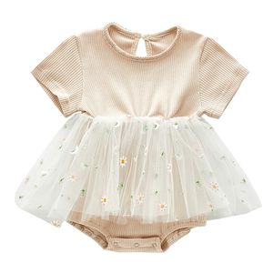 Vêtements d'été à manches courtes fille body tutu jupe style enfant en bas âge filles une pièce petite marguerite bébé vêtements 210417