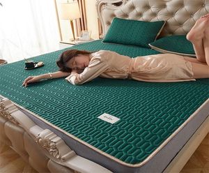Colchoneta de cama de enfriamiento de verano colchón de enfriamiento de seda plegable de ropa de cama suave pliegues