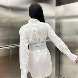 Diseñador de verano Blusa Moda Volver Carta Camisa de manga larga para mujer Cintura alta Vestido reductor de edad Polo Collar Cardigan Top Mujer
