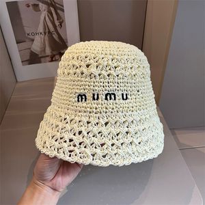 Zomerontwerper emmer hoed handgemaakte geweven strohoed 4 kleuren luxe sunhats mode brief geborduurde stranddop brede rand hoeden